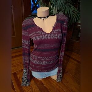 gimmicks by BKE Burgundy Patterned Long-Sleeve V-Neck Top
